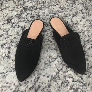 VC John Camuto Clara perforated mules
